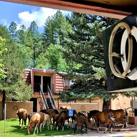 Pinecliff Village Resort-3